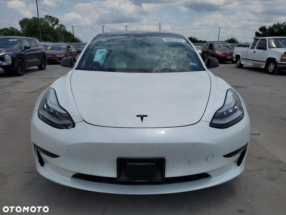 Tesla Model 3 - 7