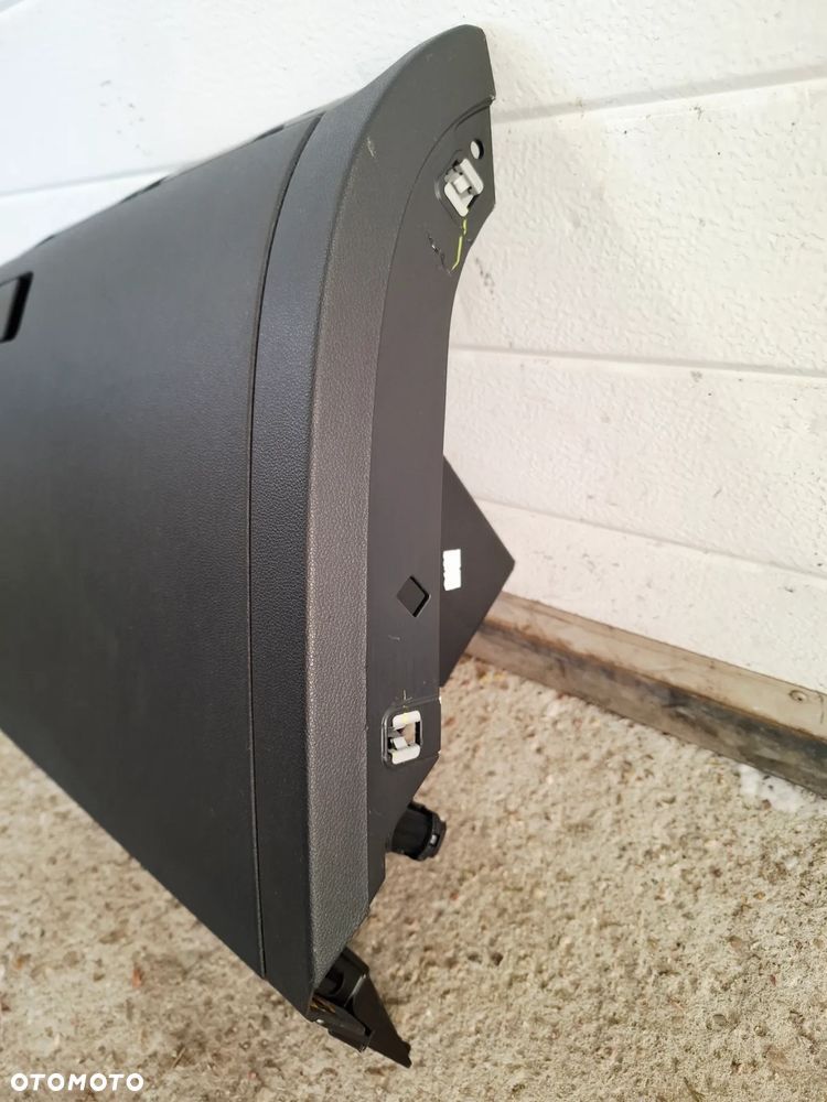 Schowek Pasażera 5C7857097AB 5C7857097 VW Jetta 5C A6 Europa - 5