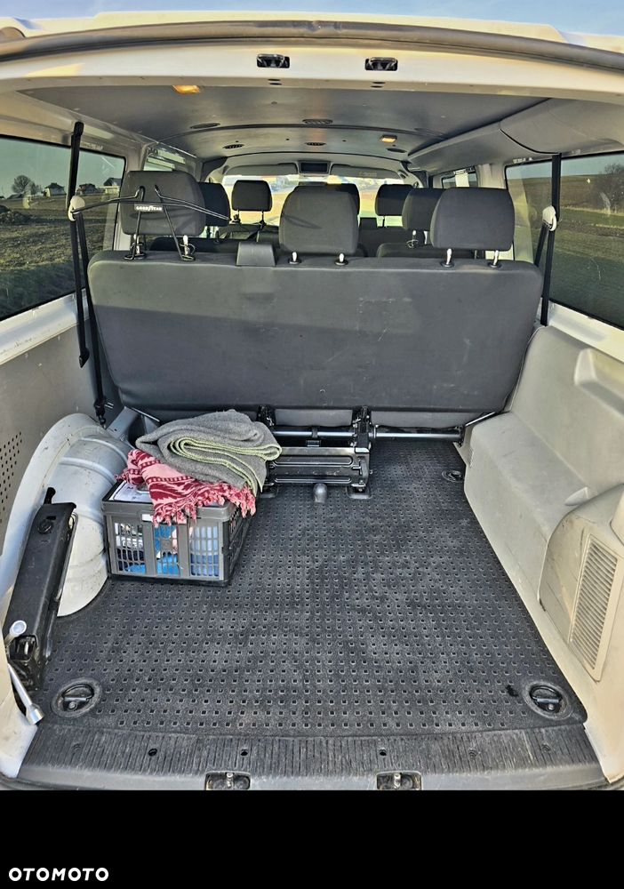 Volkswagen Transporter - 4