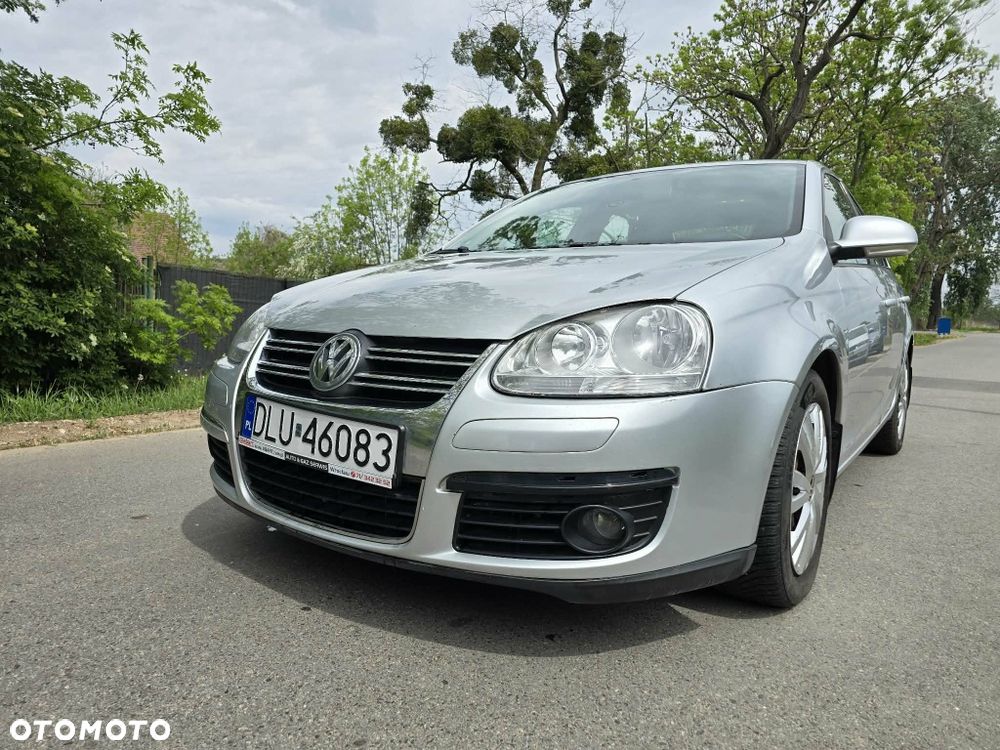 Volkswagen Jetta - 1