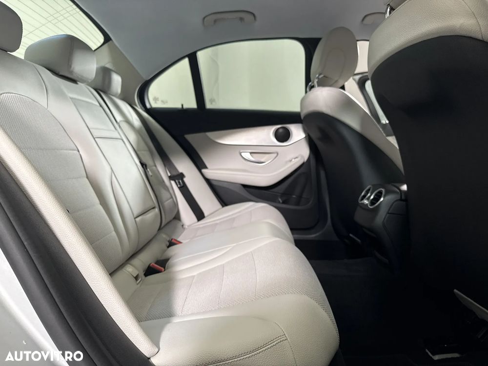 Mercedes-Benz C 200 4MATIC Aut. - 13