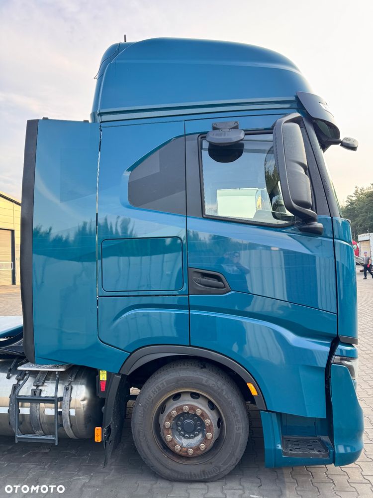 Kompletna kabina Iveco S-Way + stopnice, owiewki i kompletny zderzak - 4