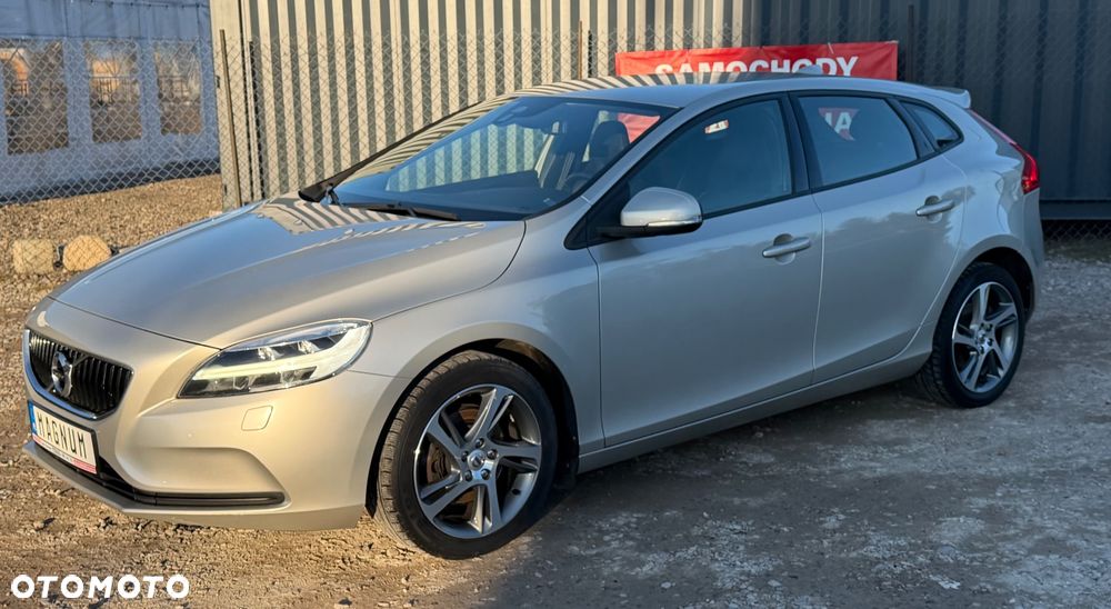 Volvo V40 D3 Momentum - 4