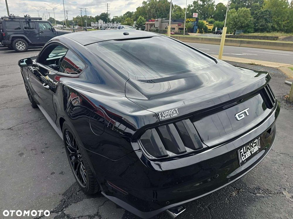 Ford Mustang 5.0 V8 GT - 2