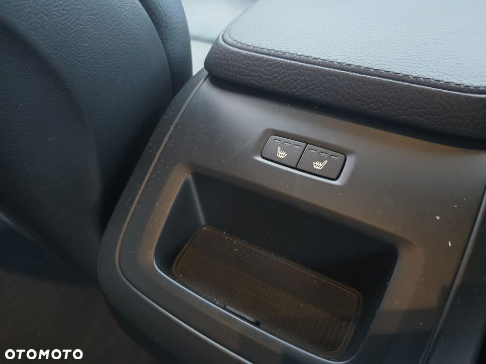 Volvo XC 90 D5 AWD Geartronic RDesign - 35
