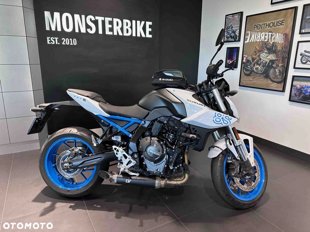 Suzuki GSX - 2