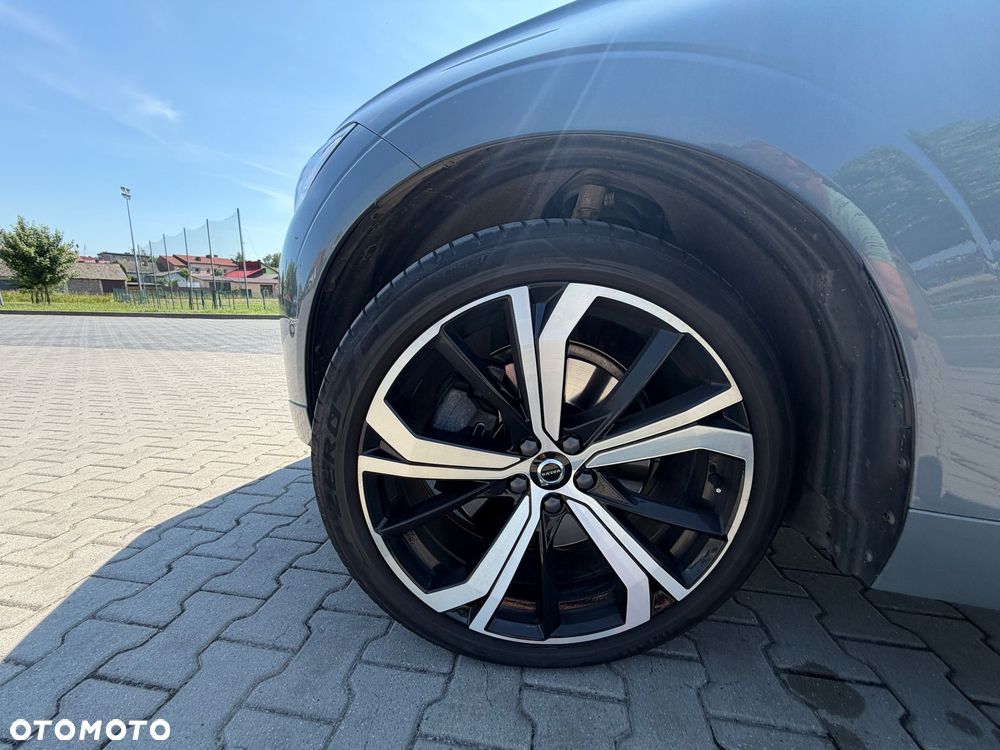Volvo XC 60 B5 D AWD Ultimate Dark - 17