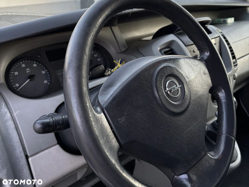 Opel Vivaro - 10