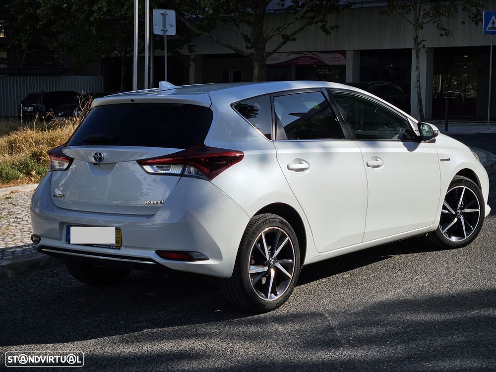 Toyota Auris 1.8 HSD Comfort +P.Techno+P.Sport - 2