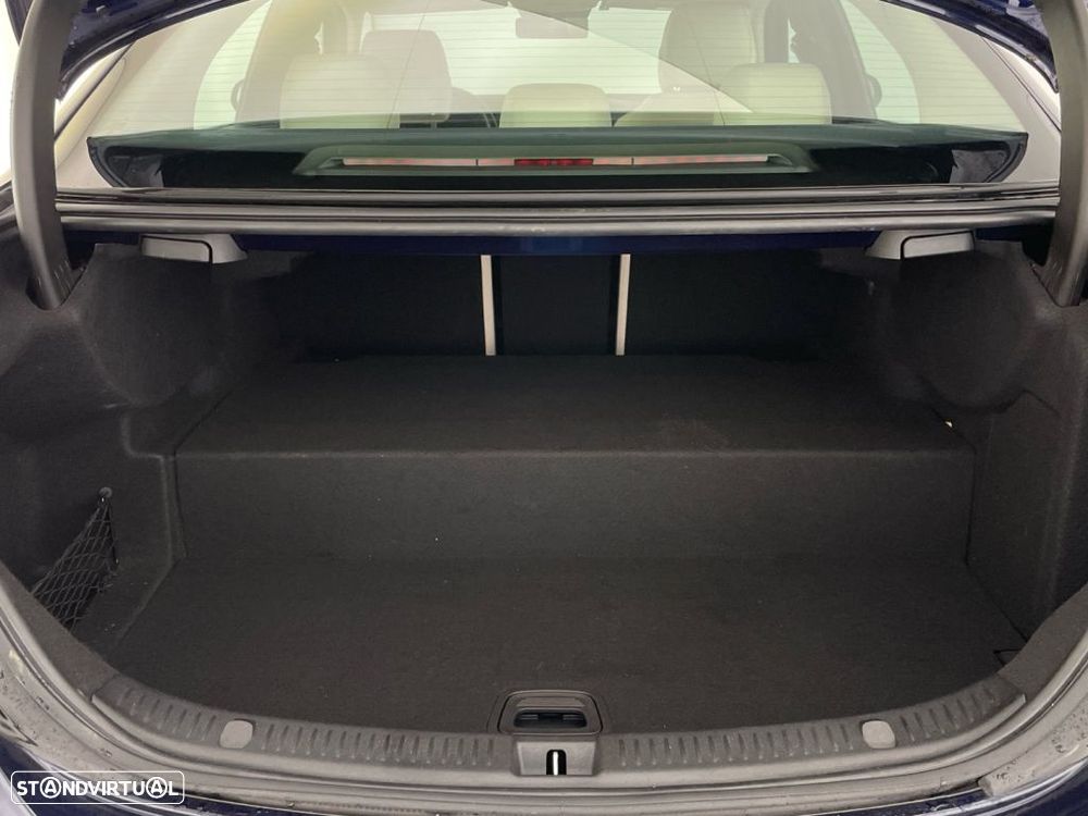 Mercedes-Benz E 300 de AMG Line - 13