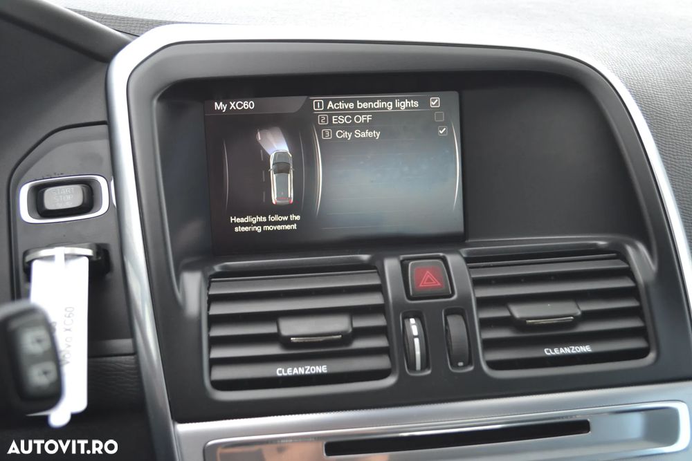 Volvo XC 60 D4 AWD Geartronic Summum - 24