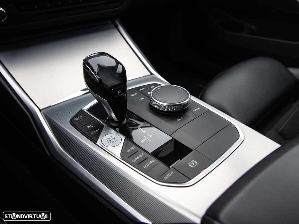 BMW 320 d Auto - 30