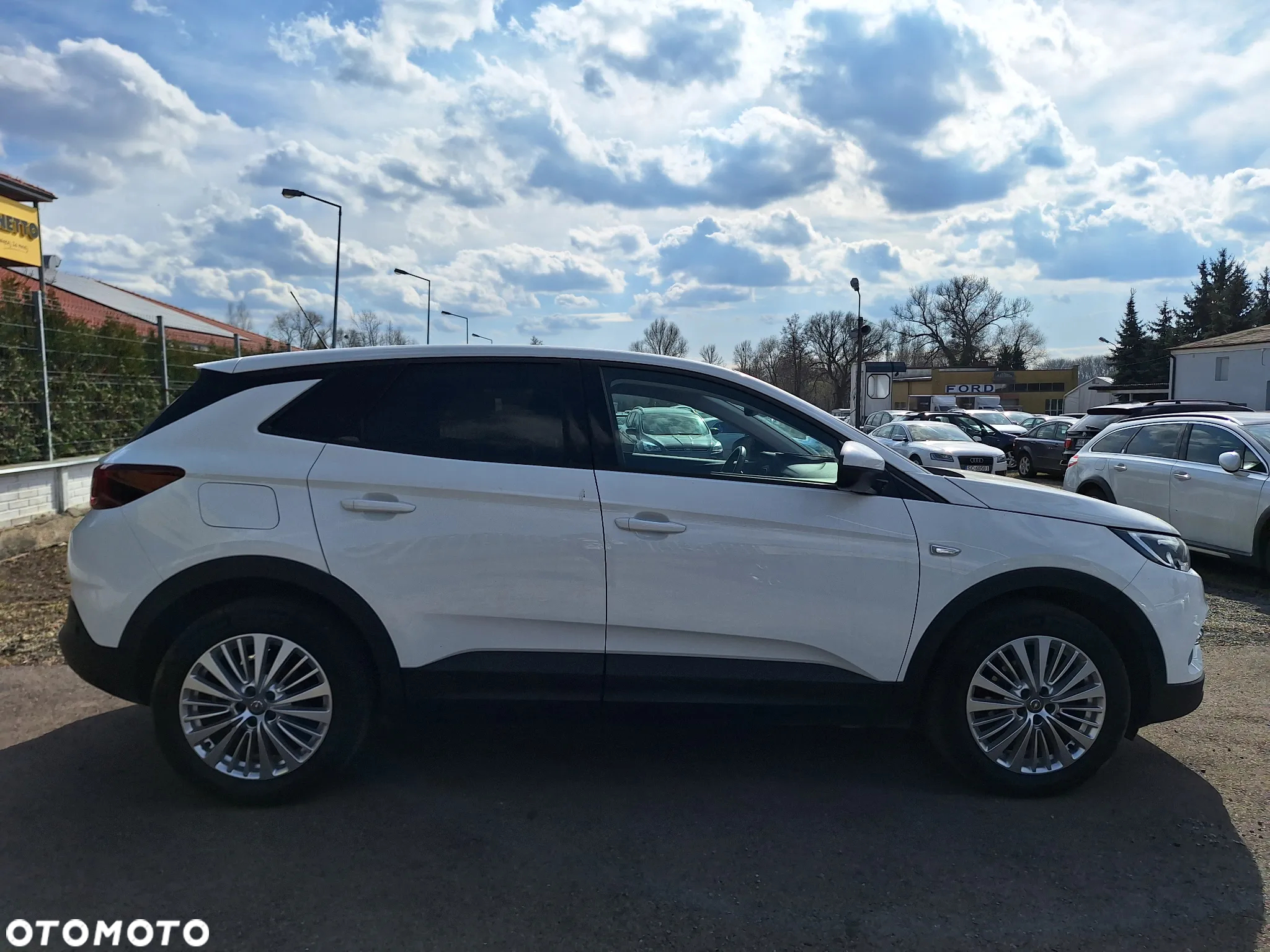 Opel Grandland X 1.2 T GPF Enjoy S&S - 8