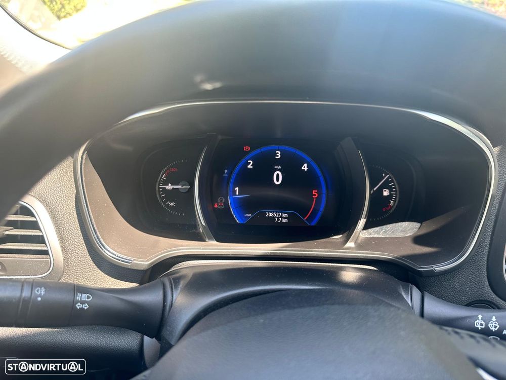 Renault Mégane 1.5 Blue dCi Limited - 10