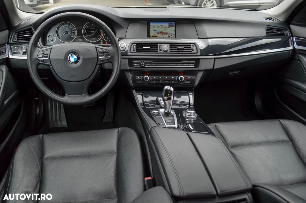 BMW Seria 5 520d Sport-Aut. - 33