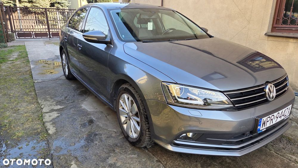 Volkswagen Jetta - 4