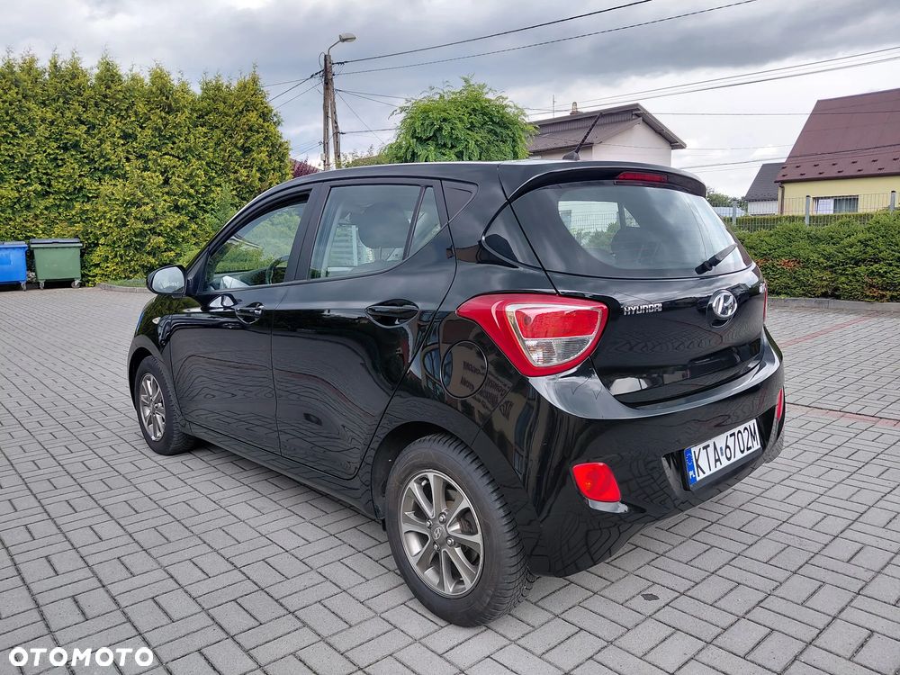 Hyundai i10 1.0 Fifa World Cup Edition - 19
