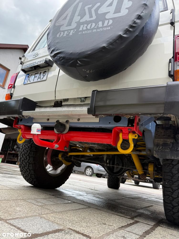 Toyota Land Cruiser - 14