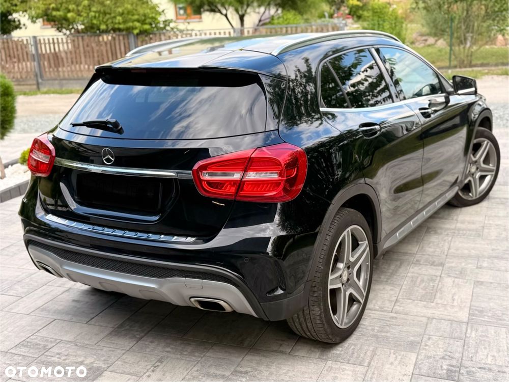 Mercedes-Benz GLA 200 7G-DCT AMG Line - 9