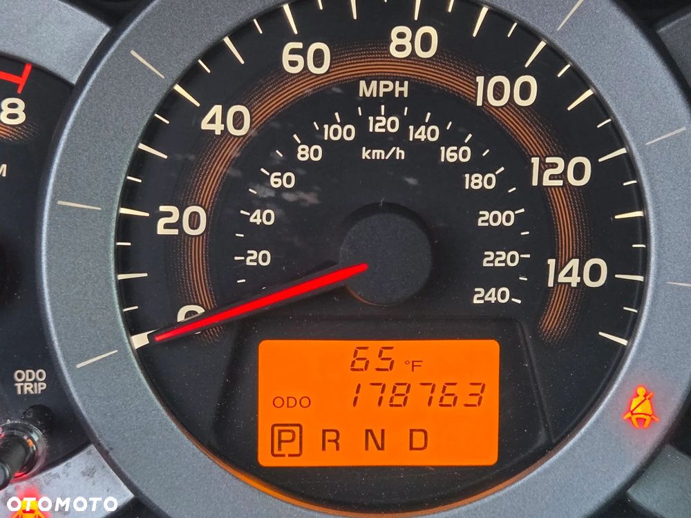 Toyota RAV4 - 10