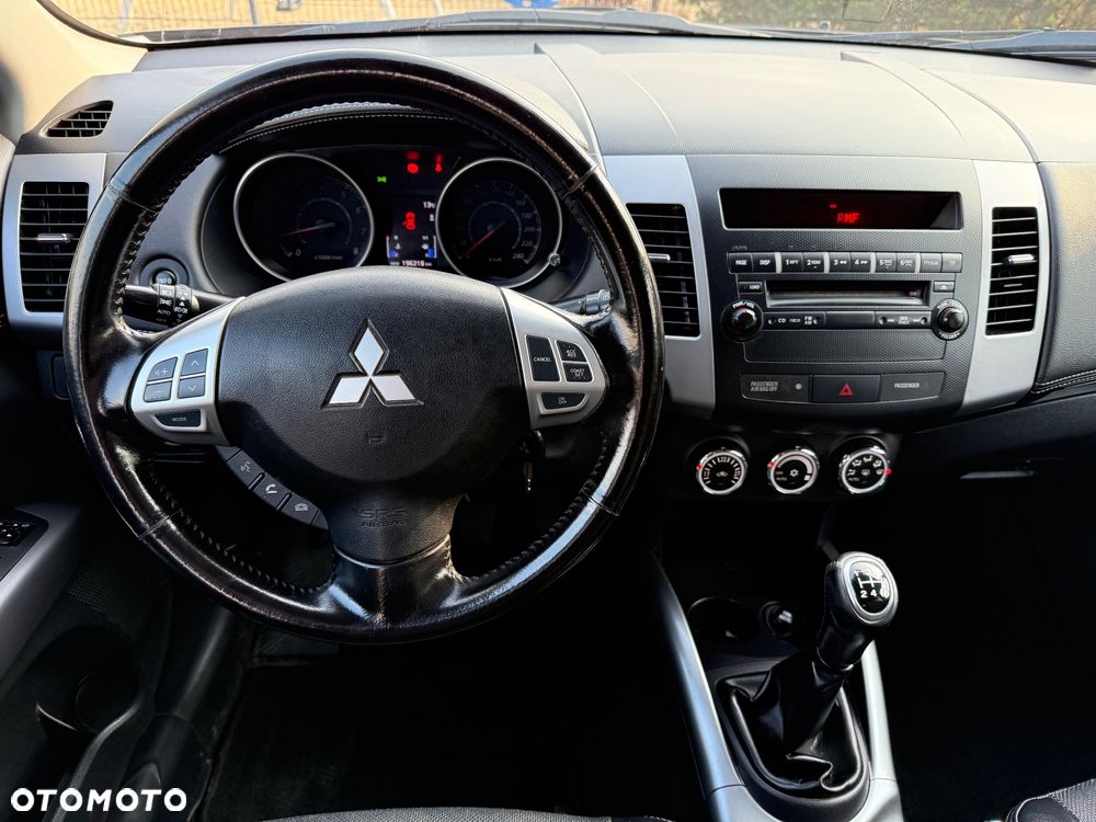 Mitsubishi Outlander 2.0 2WD Invite - 20