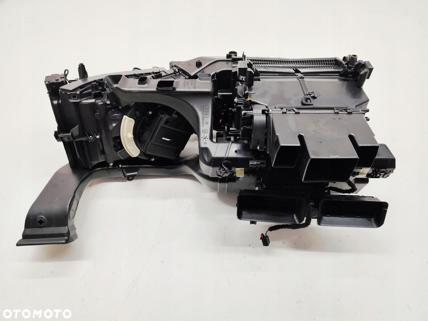 AUDI A5 8W NAGRZEWNICA KOMPLETNA 8W1820005BE - 1