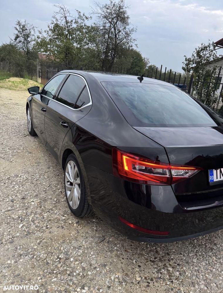 Skoda Superb 2.0 TDI DSG Style - 5