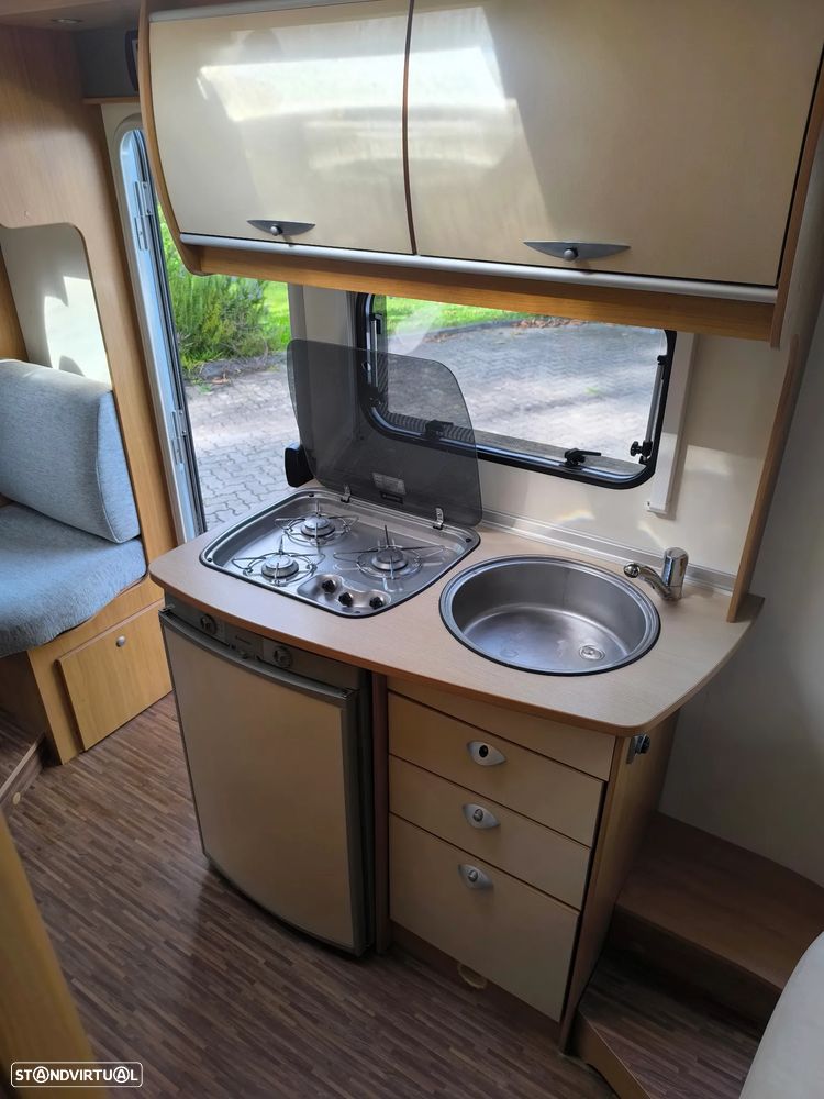 Burstner Nexxo Cama central apenas 6.8M - 8
