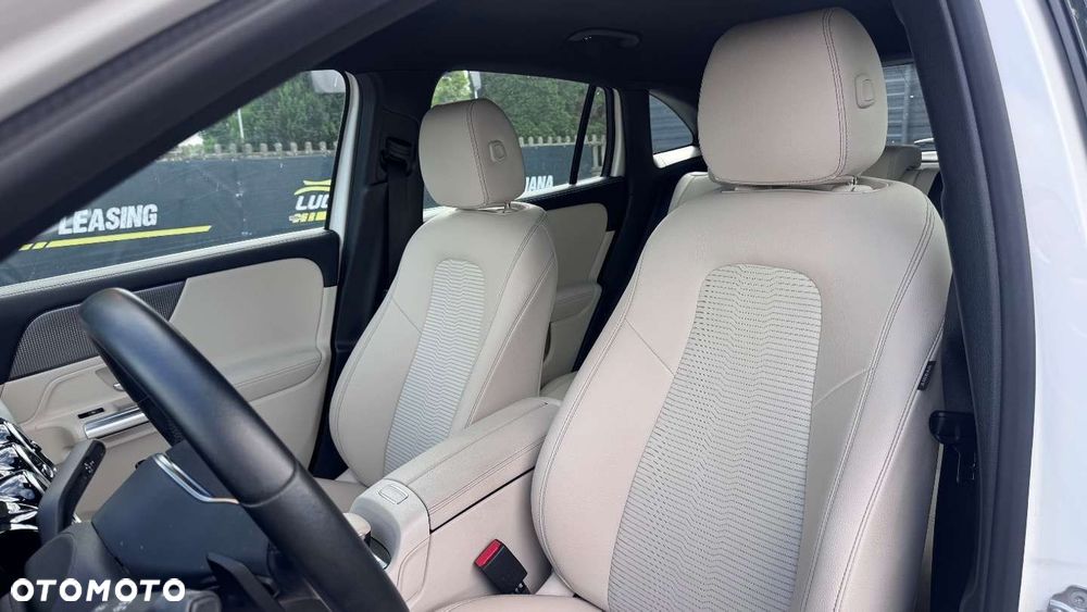 Mercedes-Benz GLA - 19