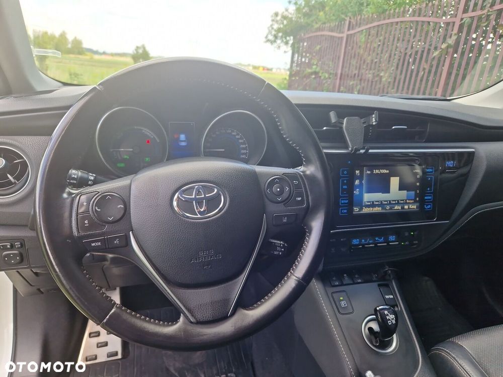 Toyota Auris - 16
