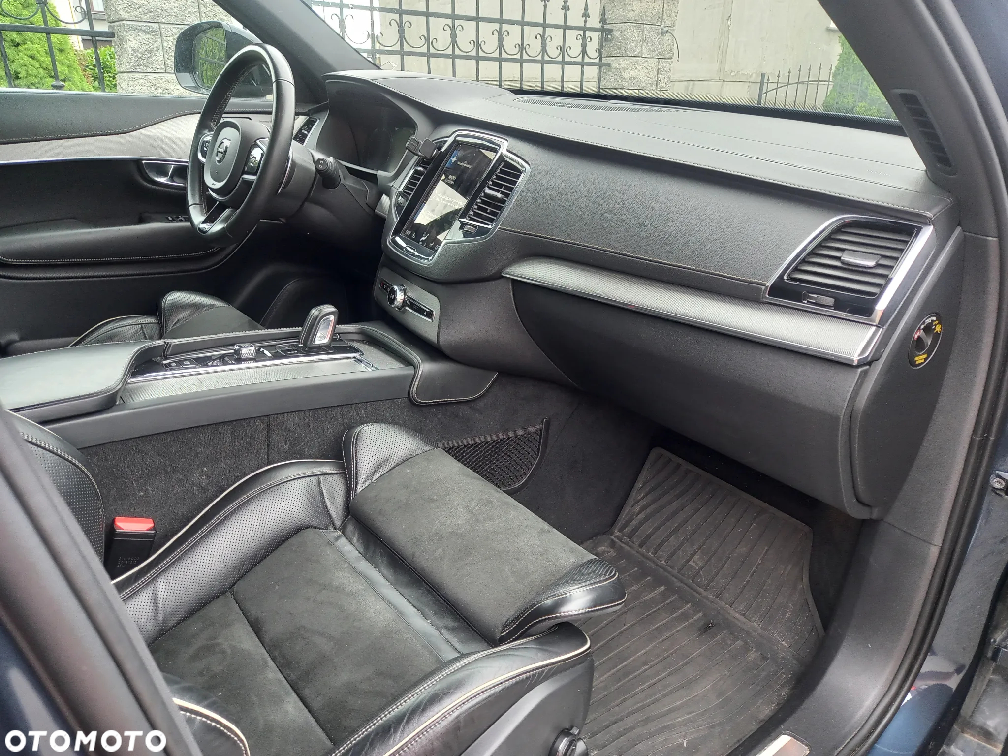 Volvo XC 90 D5 AWD R-Design 7os - 17