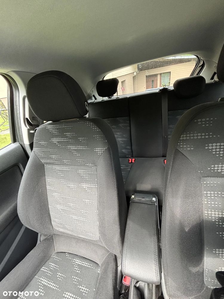 Opel Corsa 1.4 16V Satellite - 12