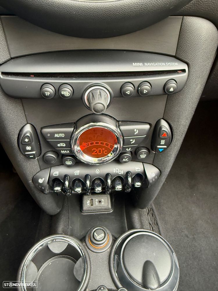 MINI Cabrio John Cooper Works - 16