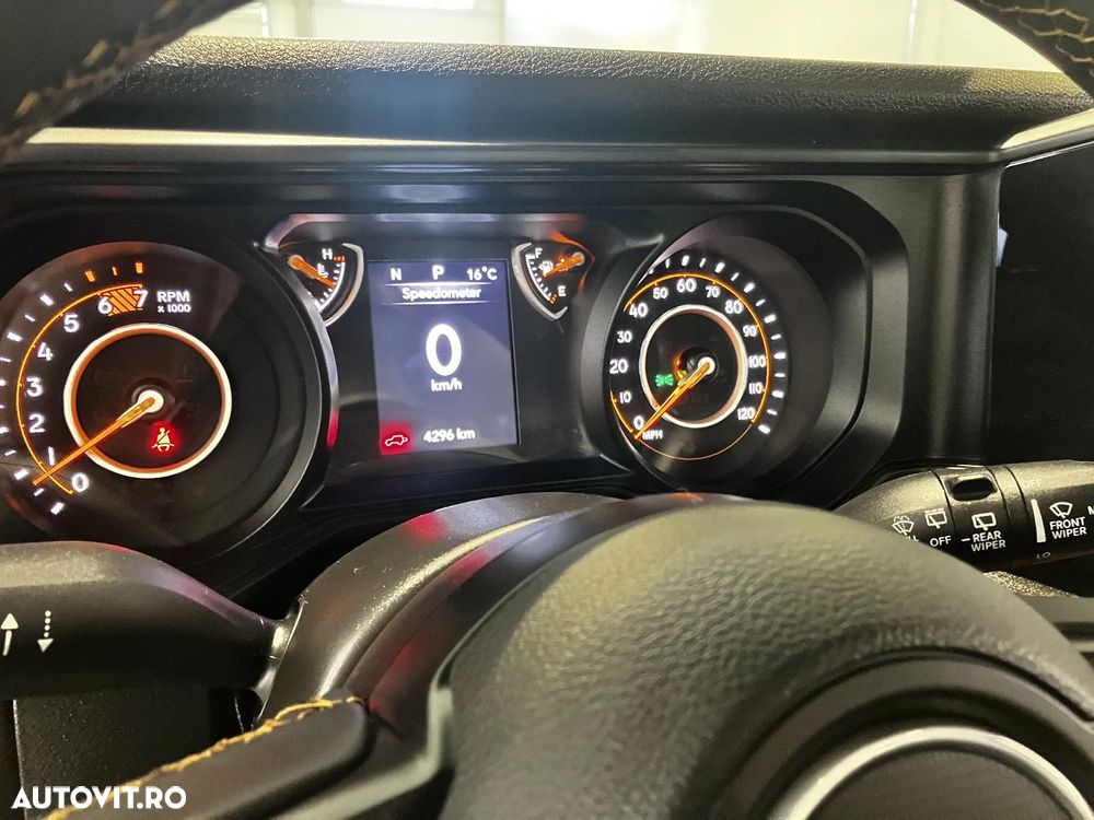 Jeep Wrangler - 11