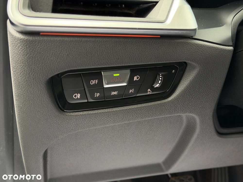 BMW Seria 3 318i - 14