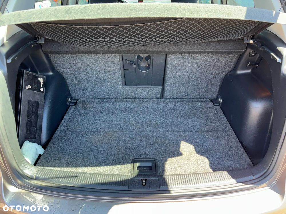 Volkswagen Golf Plus 1.6 TDI Comfortline DSG - 9