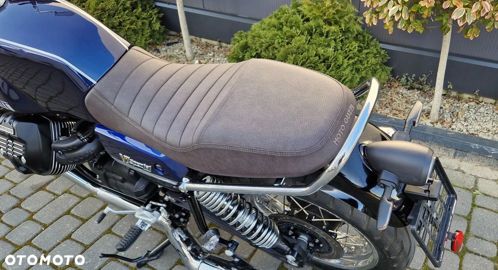 Moto Guzzi V7 - 30