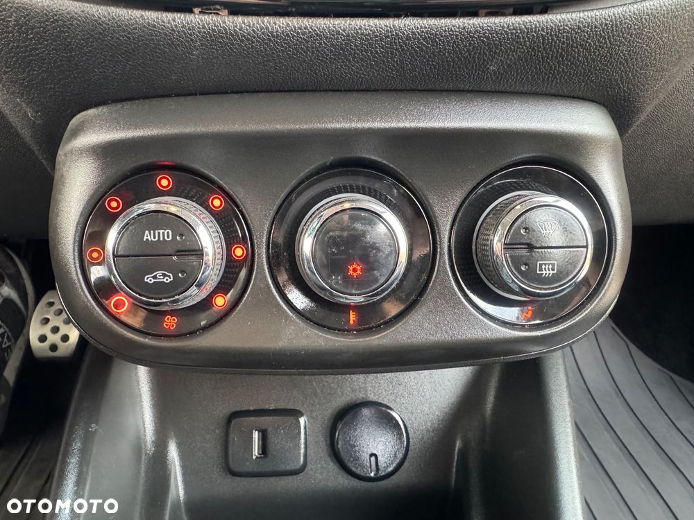 Opel Corsa 1.4 T Cosmo S&S - 37