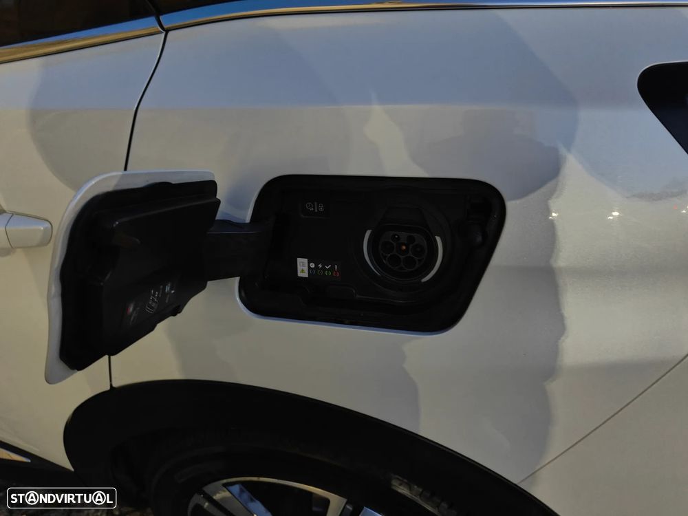 Peugeot 3008 1.6 Hybrid4 GT Line e-EAT8 - 12