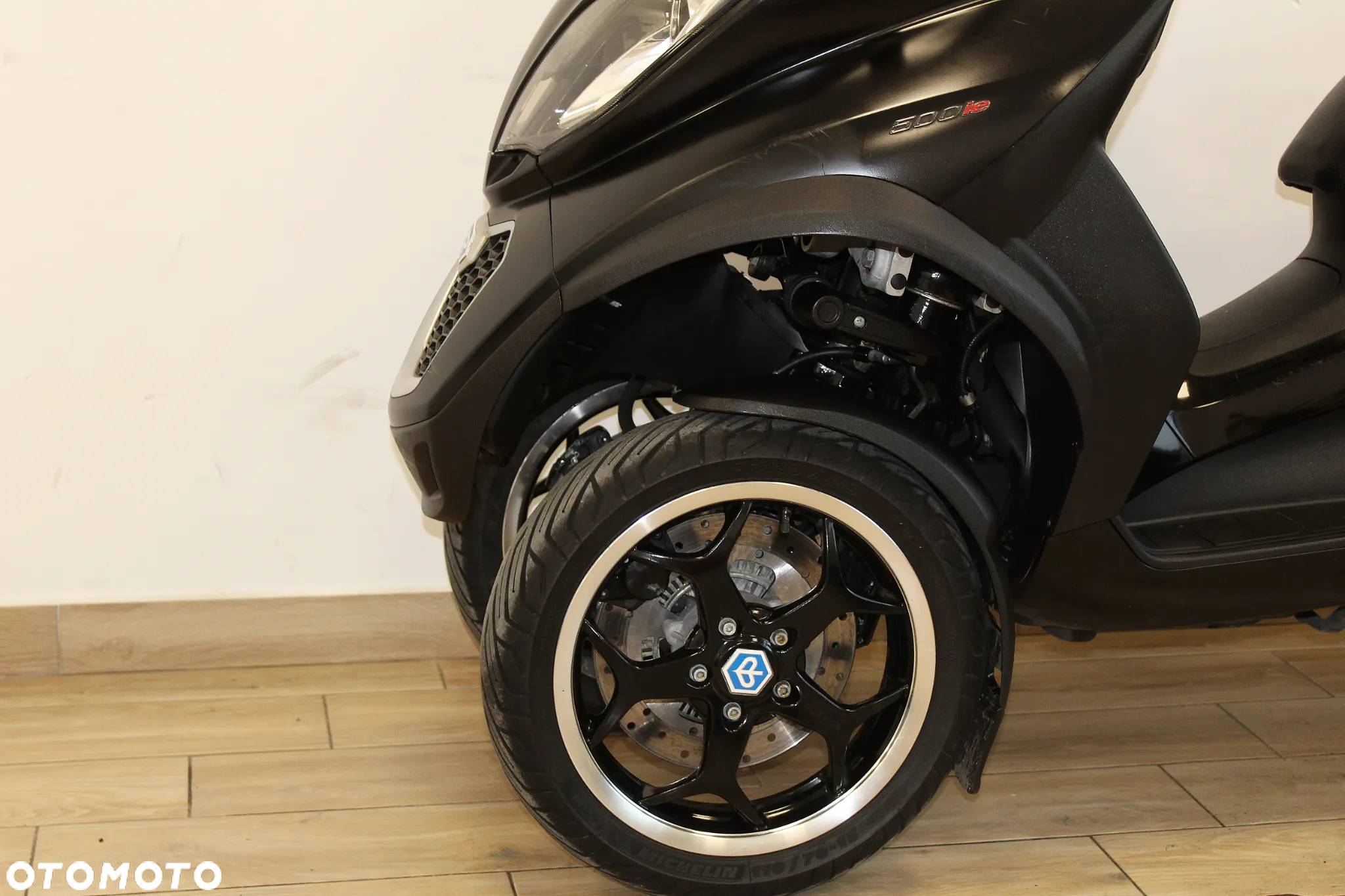 Piaggio MP-3 - 11