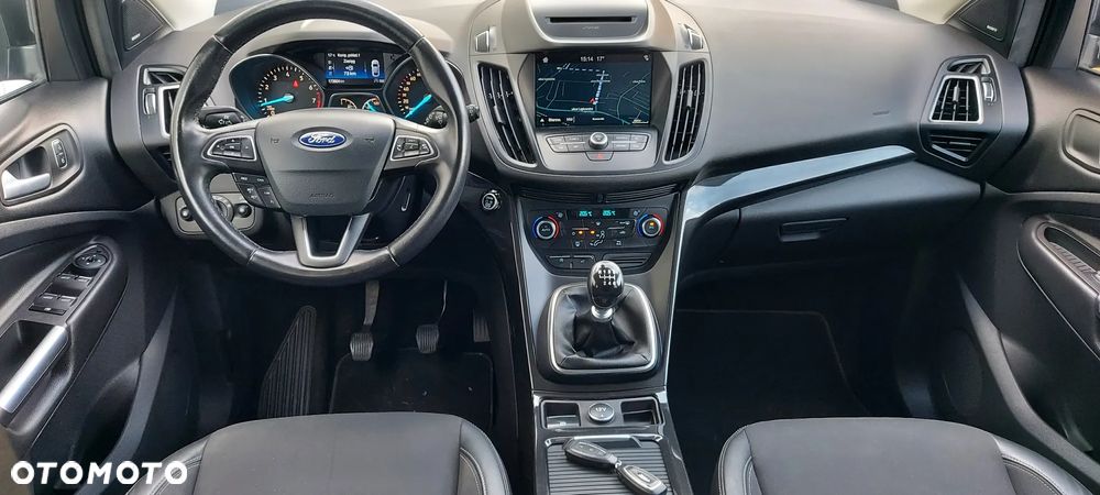 Ford Kuga 1.5 EcoBoost 2x4 Titanium - 5