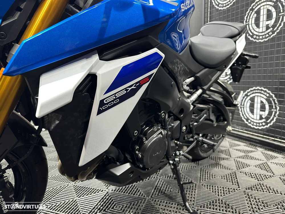 Suzuki GSX S 1000 - 4