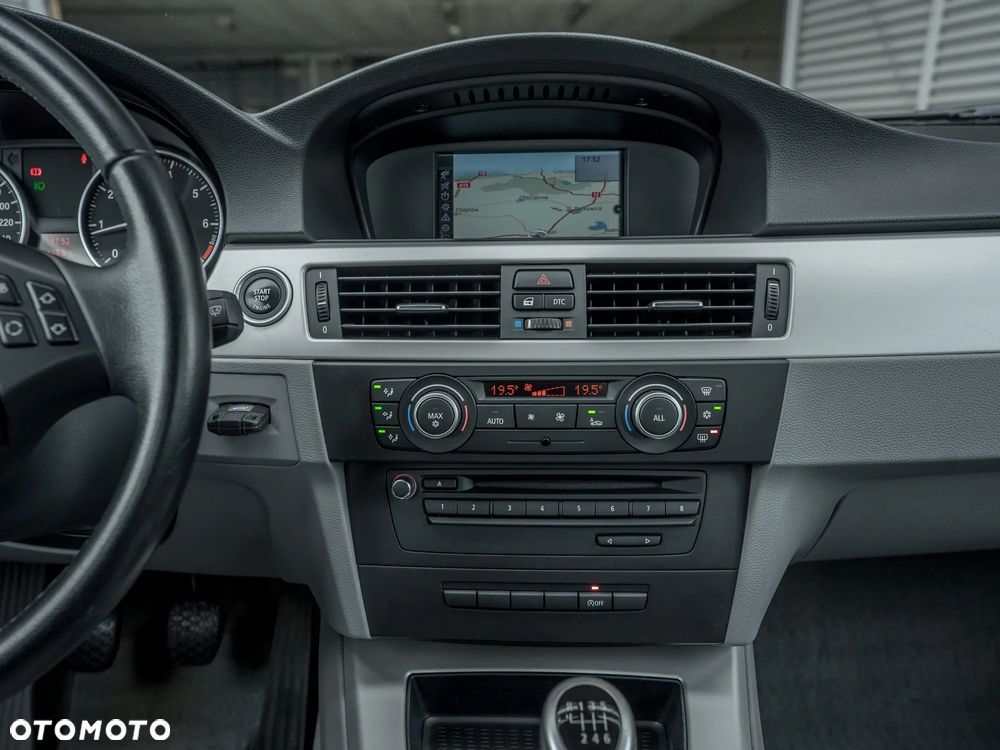 BMW Seria 3 318i Edition Exclusive - 26