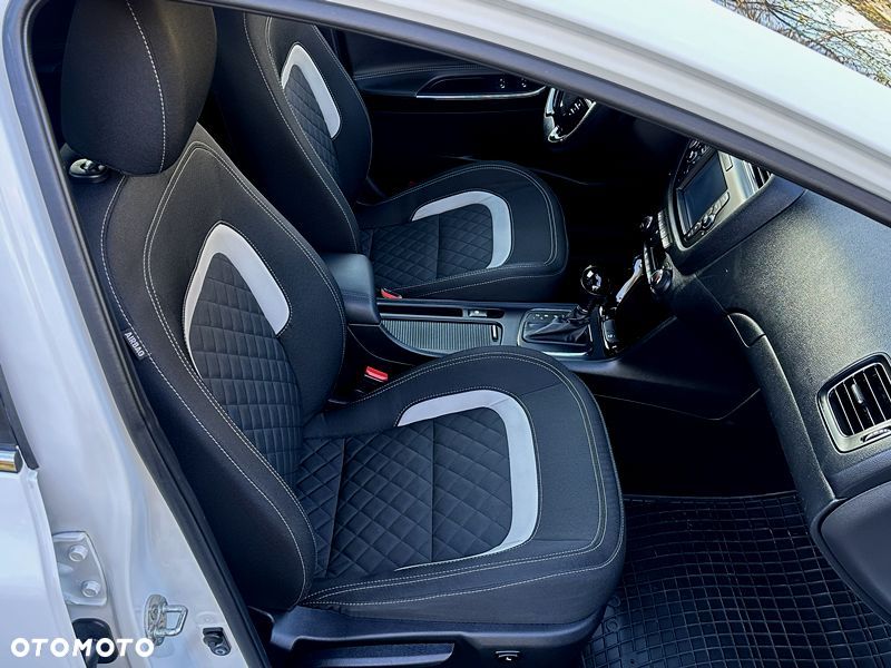 Kia Ceed 1.6 CRDi 136 DCT ISG GT Line - 11