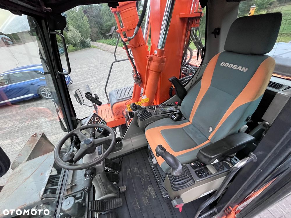 Doosan DX140W - 28