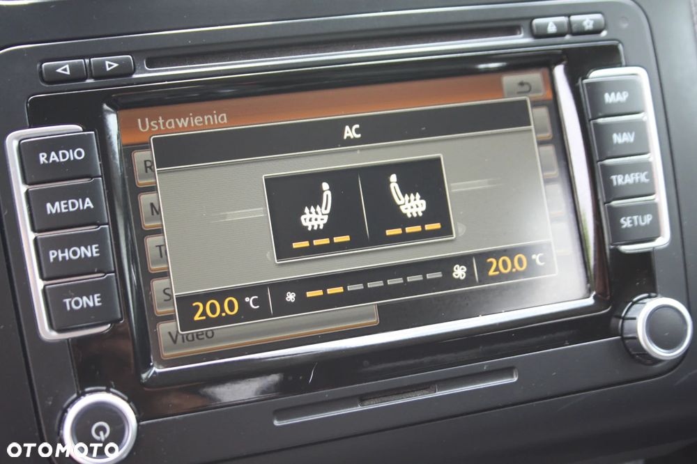 Volkswagen Touran 2.0 TDI DPF BlueMotion Technology DSG Cup - 27