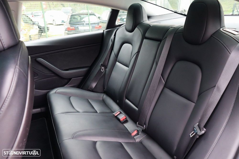 Tesla Model 3 - 11