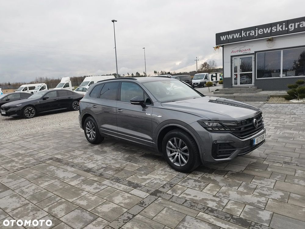 Volkswagen Touareg - 1