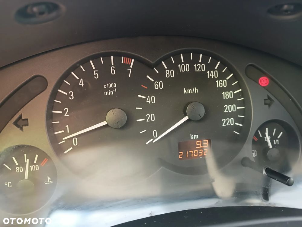 Opel Meriva 1.6 16V (Essentia) - 8