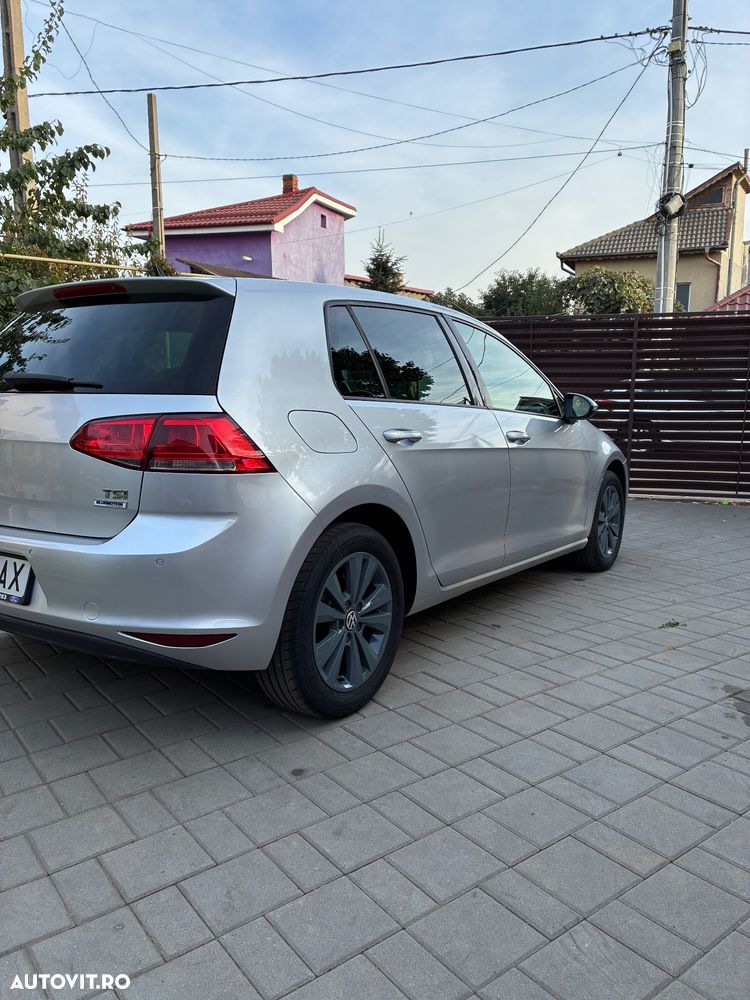 Volkswagen Golf - 5